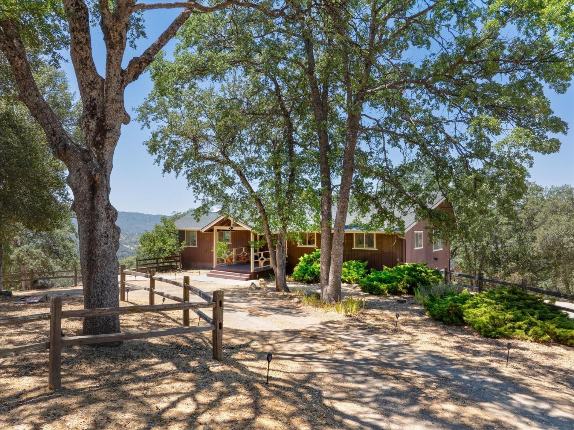 Yosemite Lookout Lodge Oakhurst Exterior foto